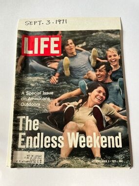 Vintage 1971 LIFE Magazine September 3 The Endless Weekend Cover